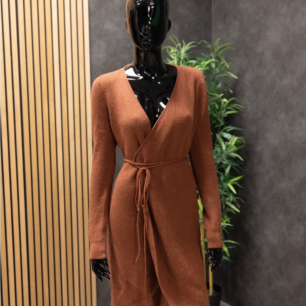 Abercrombie & Fitch Orange Long Sleeve V-Neck Sheath Dress